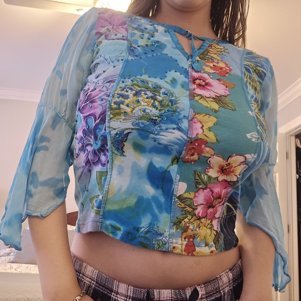 Forbidden Women’s Floral Sequin Beads 3/4 sleeves V-Neck top Size Medium